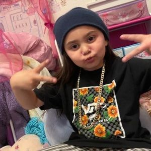 Meet your Posher, Mikey